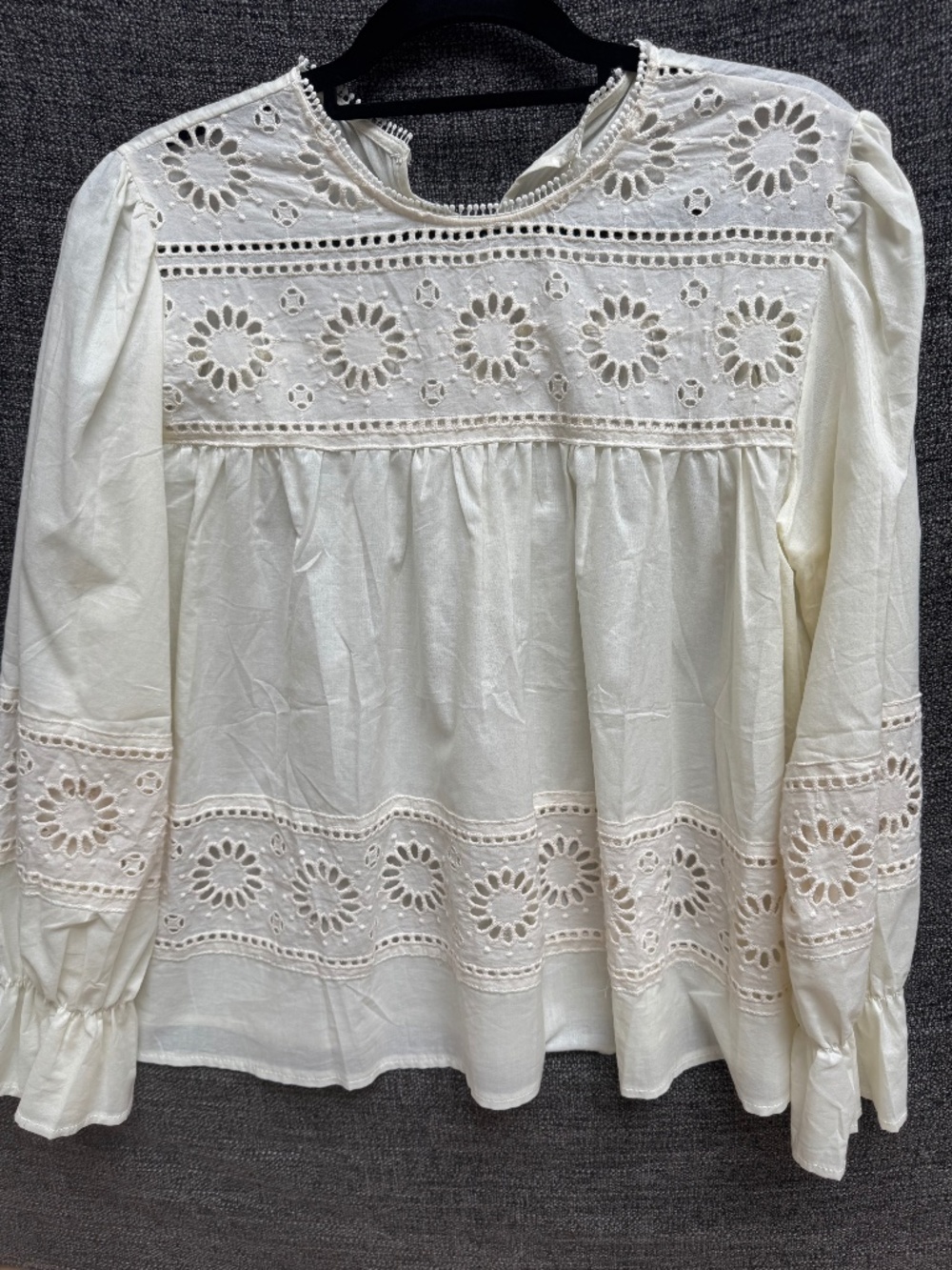 Women’s Cotton eyelet blouse M